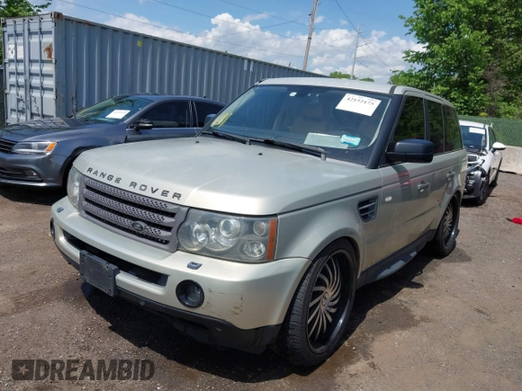 2006 Land Rover Range Rover Sport HSE z VIN SALSF25436A970841, wystawiony jako IAAI lot #42152175 z przebiegiem 254 024 mil mil oraz . Historia ofert i sprzedaży dostępna na DreamBid. Obrazek 6.