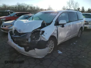2016 Toyota Sienna Limited z VIN 5TDDK3DC3GS143212, wystawiony jako Copart lot #85679694 z przebiegiem 150 340 mil mil oraz Szkoda całkowita • Salvage title. Historia ofert i sprzedaży dostępna na DreamBid. Obrazek 1.