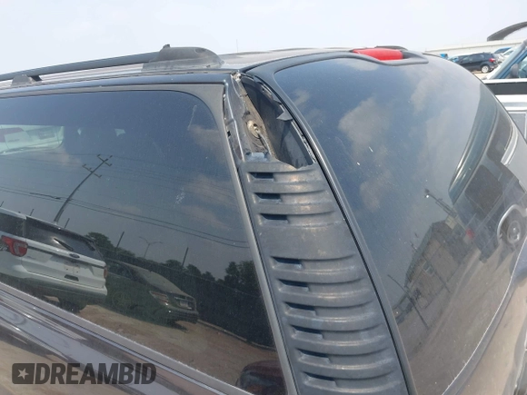 2003 Chevrolet Suburban LS with VIN 3GNEC16Z73G101956, listed as a IAAI auction lot 42270204 with 241,451 mi miles and . Bid and sale history available at DreamBid. Image 12.
