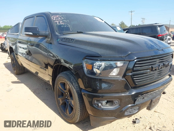 2021 Ram 1500 Big Horn z VIN 1C6RREFT1MN769814, wystawiony jako IAAI lot #42052424 z przebiegiem 71 958 mil mil oraz . Historia ofert i sprzedaży dostępna na DreamBid. Obrazek 1.