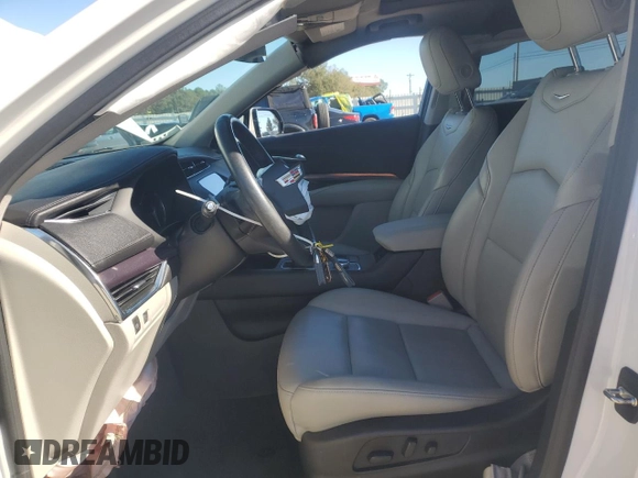 2022 Cadillac XT4 FWD Luxury с VIN 1GYAZAR48NF105857, выставлен на аукционе Copart как лот 81263584 с пробегом 17 352 миль миль и На запчасти • Non repairable. История ставок и продаж доступна на DreamBid. Изображение 7.