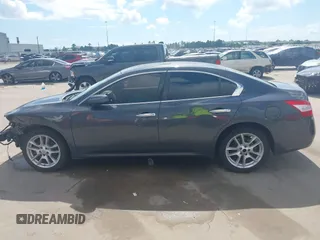 2010 Nissan Maxima SV z VIN 1N4AA5AP5AC820574, wystawiony jako IAAI lot #42427315 z przebiegiem 235 213 mil mil oraz . Historia ofert i sprzedaży dostępna na DreamBid. Obrazek 14.