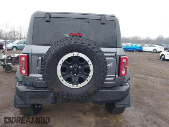 2023 Ford Bronco z VIN 1FMEE5DP4PLB54095, wystawiony jako IAAI lot #41445801 z przebiegiem 12 170 mil mil oraz . Historia ofert i sprzedaży dostępna na DreamBid. Obrazek 17.