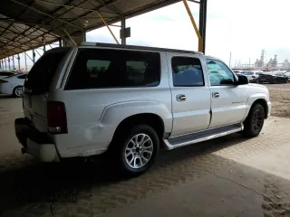 2005 Cadillac Escalade ESV z VIN 3GYFK66N55G118200, wystawiony jako Copart lot #59018515 z przebiegiem 200 801 mil mil oraz Szkoda całkowita • Salvage title. Historia ofert i sprzedaży dostępna na DreamBid. Obrazek 3.