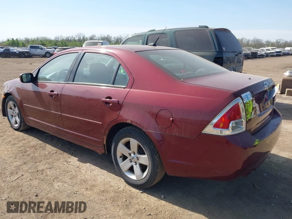 2007 Ford Fusion SE with VIN 3FAHP07117R235679, listed as a IAAI auction lot 42081050 with 139,134 mi miles. Bid and sale history available at carsss.com. Image 3.
