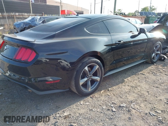 2015 Ford Mustang EcoBoost z VIN 1FA6P8TH1F5303375, wystawiony jako IAAI lot #40158795 z przebiegiem 134 668 mil mil oraz . Historia ofert i sprzedaży dostępna na DreamBid. Obrazek 4.