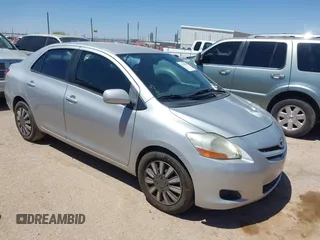 2008 Toyota Yaris z VIN JTDBT923281279985, wystawiony jako IAAI lot #42299678 z przebiegiem 211 159 mil mil oraz . Historia ofert i sprzedaży dostępna na DreamBid. Obrazek 1.