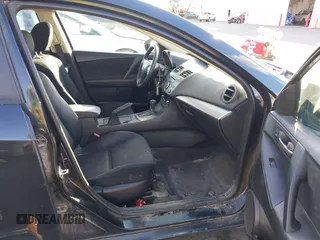 2013 Mazda 3 i Sport z VIN JM1BL1UP4D1779402, wystawiony jako IAAI lot #40728106 z przebiegiem 166 981 mil mil oraz . Historia ofert i sprzedaży dostępna na DreamBid. Obrazek 5.