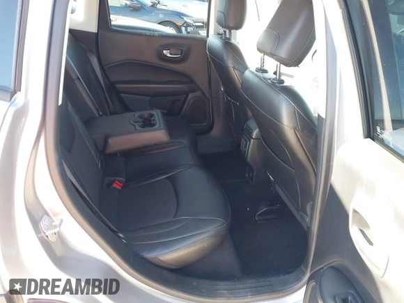 2018 Jeep Compass Latitude with VIN 3C4NJCBB6JT407702, listed as a IAAI auction lot 41204505 with 38,073 mi miles. Bid and sale history available at carsss.com. Image 8.