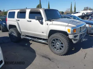 2006 Hummer H3 with VIN 5GTDN136468296894, listed as a IAAI auction lot 41053310 with 1 mi miles. Bid and sale history available at carsss.com. Image 1.
