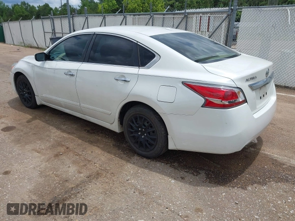 2015 Nissan Altima S z VIN 1N4AL3AP5FC212902, wystawiony jako IAAI lot #42265081 z przebiegiem 138 423 mil mil oraz . Historia ofert i sprzedaży dostępna na DreamBid. Obrazek 3.