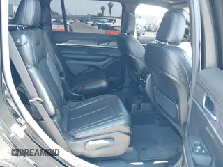 2025 Jeep Grand Cherokee Limited с VIN 1C4RJKBG1S8646906, выставлен на аукционе IAAI как лот 42466166 с пробегом 2 151 миль миль и . История ставок и продаж доступна на DreamBid. Изображение 8.