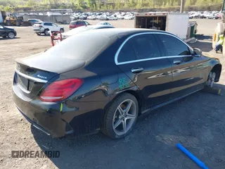 2018 Mercedes-Benz C 300 с VIN 55SWF4KB3JU273059, выставлен на аукционе IAAI как лот 42090952 с пробегом 102 407 миль миль и . История ставок и продаж доступна на DreamBid. Изображение 4.