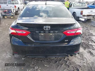 2020 Toyota Camry SE z VIN 4T1G11AK5LU973546, wystawiony jako IAAI lot #41956098 z przebiegiem 62 978 mil mil oraz . Historia ofert i sprzedaży dostępna na DreamBid. Obrazek 16.