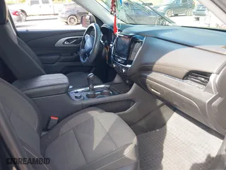 2018 Chevrolet Traverse LT Cloth with VIN 1GNEVGKW1JJ265935, listed as a IAAI auction lot 41425361 with 70,397 mi miles. Bid and sale history available at carsss.com. Image 5.