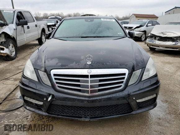 2010 Mercedes-Benz E 63 AMG z VIN WDDHF7HB8AA113602, wystawiony jako Copart lot #43761285 z przebiegiem 115 128 mil mil oraz Nie do naprawy • Non repairable. Historia ofert i sprzedaży dostępna na DreamBid. Obrazek 5.