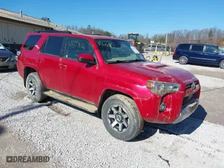 2022 Toyota 4Runner TRD Off Road with VIN JTEPU5JR1N6073522, listed as a IAAI auction lot 41617512 with 52,435 mi miles. Bid and sale history available at carsss.com. Image 1.
