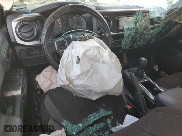 2016 Toyota Tacoma SR z VIN 5TFRX5GN2GX052555, wystawiony jako Copart lot #55353025 z przebiegiem 134 974 mil mil oraz Szkoda całkowita • Salvage title. Historia ofert i sprzedaży dostępna na DreamBid. Obrazek 8.