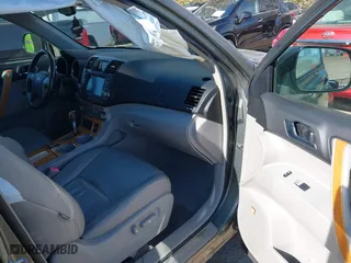 2008 Toyota Highlander Hybrid Limited with VIN JTEEW44AX82008911, listed as a IAAI auction lot 40812281 with 305,676 mi miles. Bid and sale history available at carsss.com. Image 5.