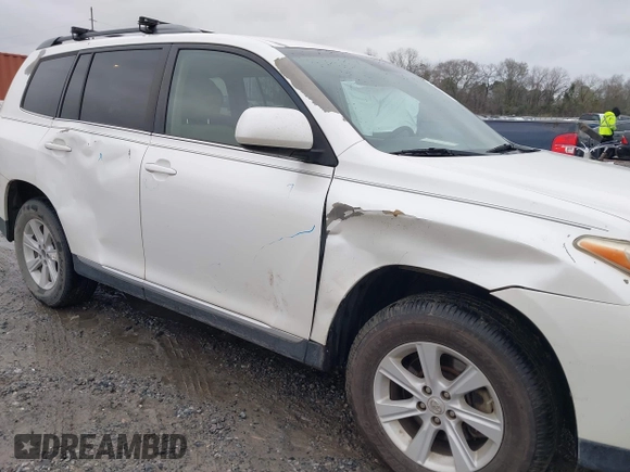 2013 Toyota Highlander with VIN 5TDZA3EH2DS035257, listed as a IAAI auction lot 41606436 with 208,721 mi miles and . Bid and sale history available at DreamBid. Image 6.