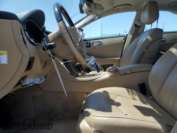 2008 Mercedes-Benz CLS 550 z VIN WDDDJ72X78A134002, wystawiony jako Copart lot #52027285 z przebiegiem 83 484 mil mil oraz Szkoda całkowita • Salvage title. Historia ofert i sprzedaży dostępna na DreamBid. Obrazek 7.