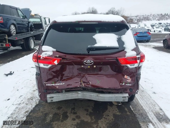 2018 Toyota Highlander LE with VIN 5TDBZRFH6JS903123, listed as a IAAI auction lot 41564004 with 109,852 mi miles. Bid and sale history available at carsss.com. Image 16.