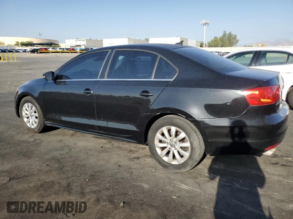 2014 Volkswagen Jetta SE z VIN 3VWD07AJ3EM354078, wystawiony jako Copart lot #63523535 z przebiegiem 137 118 mil mil oraz Czysty tytuł • Clean title. Historia ofert i sprzedaży dostępna na DreamBid. Obrazek 2.