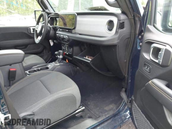 2025 Jeep Wrangler Sahara with VIN 1C4PJXEN0SW526234, listed as a IAAI auction lot 42193898 with Not Provided miles and . Bid and sale history available at DreamBid. Image 5.