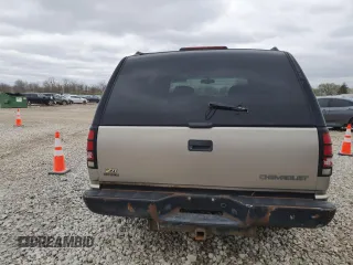 2000 Chevrolet Tahoe Z71 with VIN 1GNEK13R1YR116418, listed as a Copart auction lot 50961645 with 239,452 mi miles and Salvage title. Bid and sale history available at DreamBid. Image 6.