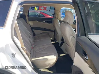 2017 Lincoln MKX Select z VIN 2LMPJ6KR0HBL15191, wystawiony jako IAAI lot #42161196 z przebiegiem 75 292 mil mil oraz . Historia ofert i sprzedaży dostępna na DreamBid. Obrazek 8.