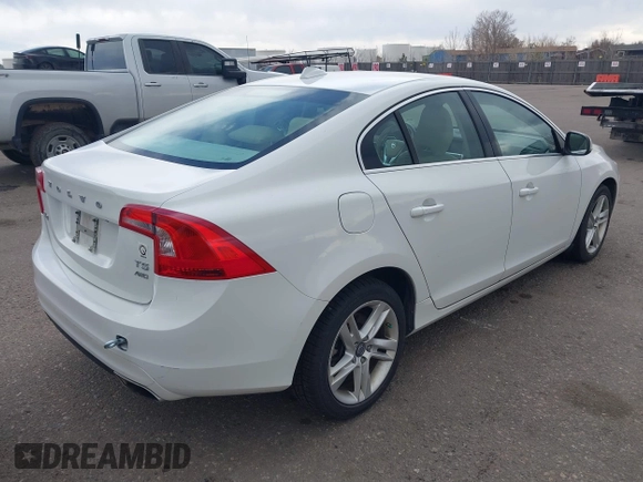 2015 Volvo S60 T5 Platinum with VIN YV1612TM2F1335209, listed as a IAAI auction lot 41722585 with 93,379 mi miles. Bid and sale history available at carsss.com. Image 4.