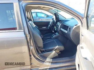 2015 Jeep Compass Latitude z VIN 1C4NJDEBXFD217691, wystawiony jako IAAI lot #41650350 z przebiegiem 68 366 mil mil oraz . Historia ofert i sprzedaży dostępna na DreamBid. Obrazek 5.