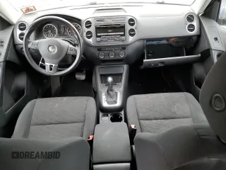 2014 Volkswagen Tiguan S z VIN WVGBV3AX7EW545782, wystawiony jako Copart lot #58711824 z przebiegiem 62 616 mil mil oraz Szkoda całkowita • Salvage title. Historia ofert i sprzedaży dostępna na DreamBid. Obrazek 8.