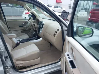 2006 Mercury Mariner Convenience with VIN 4M2YU56Z56KJ00550, listed as a IAAI auction lot 42214907 with 183,671 mi miles and . Bid and sale history available at DreamBid. Image 5.