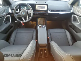 2025 BMW X2 xDrive28i with VIN WBX63GM06S5086167, listed as a Copart auction lot 44999075 with 5,543 mi miles and Clean Title. Bid and sale history available at carsss.com. Image 8.