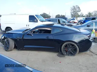 2018 Chevrolet Camaro 1LT z VIN 1G1FB1RS2J0124764, wystawiony jako IAAI lot #41428337 z przebiegiem 80 754 mil mil oraz . Historia ofert i sprzedaży dostępna na DreamBid. Obrazek 14.