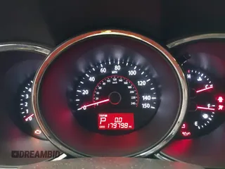 2013 Kia Sorento LX с VIN 5XYKT4A11DG418520, выставлен на аукционе IAAI как лот 42666037 с пробегом 179 798 миль миль и . История ставок и продаж доступна на DreamBid. Изображение 7.