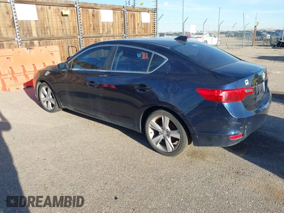 2013 Acura ILX Tech Pkg with VIN 19VDE1F79DE018421, listed as a IAAI auction lot 41115067 with 245,151 mi miles. Bid and sale history available at carsss.com. Image 3.