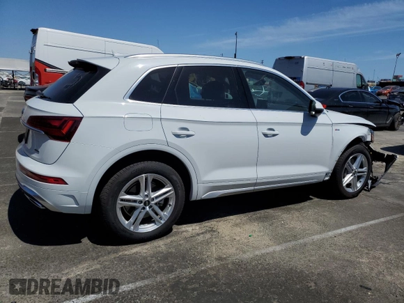 2024 Audi Q5 S line Premium Plus with VIN WA1E2AFY7R2077320, listed as a Copart auction lot 56763335 with 10,650 mi miles and Salvage title. Bid and sale history available at DreamBid. Image 3.