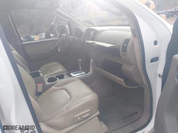 2011 Nissan Pathfinder SV with VIN 5N1AR1NN8BC621939, listed as a IAAI auction lot 42114688 with 149,965 mi miles. Bid and sale history available at carsss.com. Image 5.