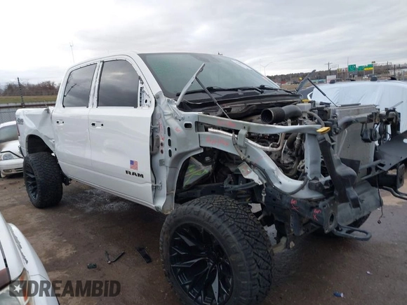 2022 Ram 1500 Big Horn z VIN 1C6SRFMT9NN241711, wystawiony jako IAAI lot #41696580 z przebiegiem 42 693 mil mil oraz . Historia ofert i sprzedaży dostępna na DreamBid. Obrazek 1.