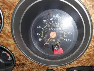 1989 Chevrolet Suburban z VIN 1GNEV16K2KF127586, wystawiony jako IAAI lot #41867659 z przebiegiem 71 373 mil mil oraz . Historia ofert i sprzedaży dostępna na DreamBid. Obrazek 7.