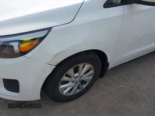 2016 Kia Sedona LX z VIN KNDMB5C16G6125279, wystawiony jako IAAI lot #42477509 z przebiegiem 114 430 mil mil oraz . Historia ofert i sprzedaży dostępna na DreamBid. Obrazek 6.