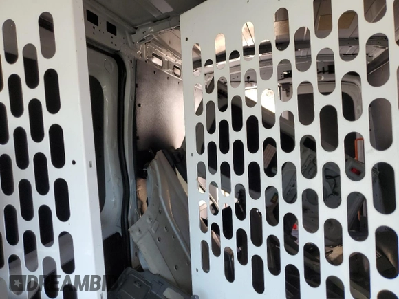 2019 Ford Transit z VIN 1FTYE2CMXKKB50333, wystawiony jako Copart lot #43558715 z przebiegiem Nie podano mil oraz Czysty tytuł • Clean title. Historia ofert i sprzedaży dostępna na DreamBid. Obrazek 10.