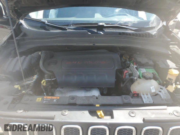 2017 Jeep Renegade Latitude with VIN ZACCJBBB5HPE42766, listed as a Copart auction lot 61397165 with 98,441 mi miles and Salvage title. Bid and sale history available at DreamBid. Image 11.