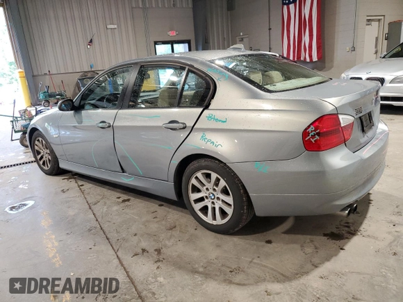 2006 BMW 3 Series 325xi z VIN WBAVD13576KV09648, wystawiony jako Copart lot #56539975 z przebiegiem 131 721 mil mil oraz Szkoda całkowita • Salvage title. Historia ofert i sprzedaży dostępna na DreamBid. Obrazek 2.