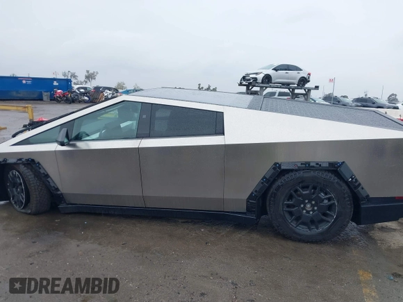 2025 Tesla Cybertruck с VIN 7G2CEHED8SA059806, выставлен на аукционе IAAI как лот 41706116 с пробегом 212 миль миль и . История ставок и продаж доступна на DreamBid. Изображение 14.