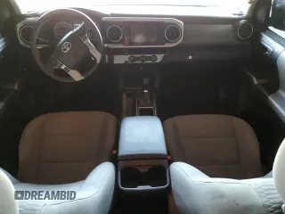 2017 Toyota Tacoma SR5 z VIN 3TMAZ5CN4HM047927, wystawiony jako Copart lot #54748255 z przebiegiem 87 906 mil mil oraz Szkoda całkowita • Salvage title. Historia ofert i sprzedaży dostępna na DreamBid. Obrazek 8.