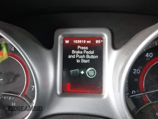 2019 Dodge Journey SE with VIN 3C4PDCBB7KT797842, listed as a IAAI auction lot 42036147 with 163,919 mi miles and . Bid and sale history available at DreamBid. Image 7.