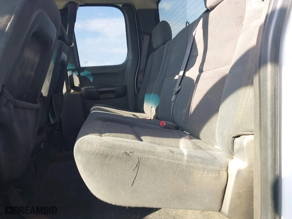 2008 Chevrolet Silverado 1500 LT w/1LT with VIN 2GCEK19J381123017, listed as a IAAI auction lot 41754727 with 172,530 mi miles. Bid and sale history available at carsss.com. Image 8.